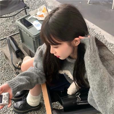 如月微笑